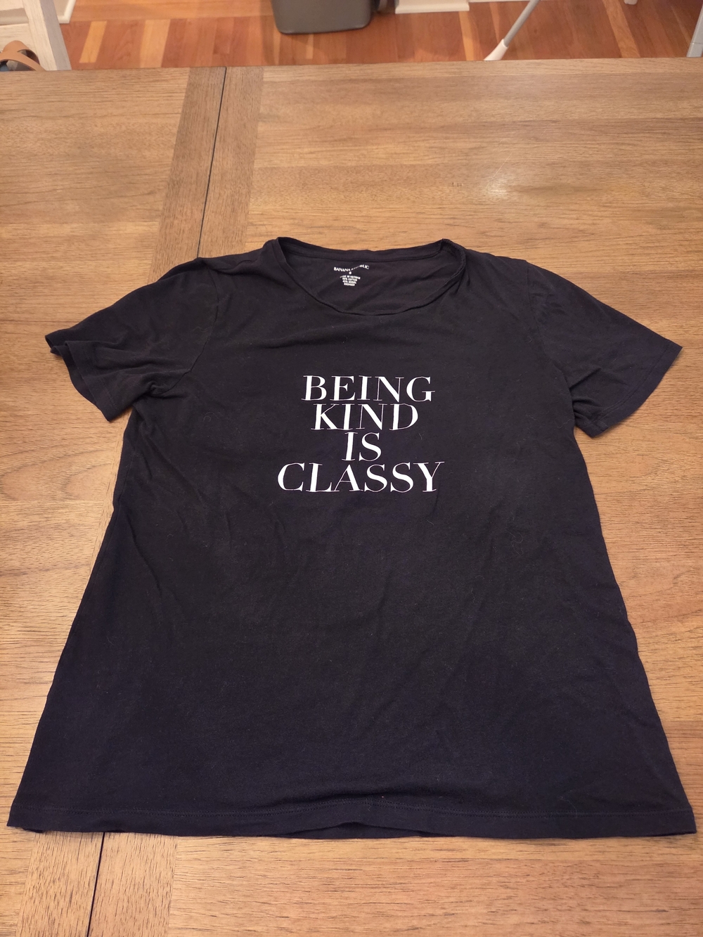 Banana Republic "Being Kind Is Classy" Graphic Tee - Size Small